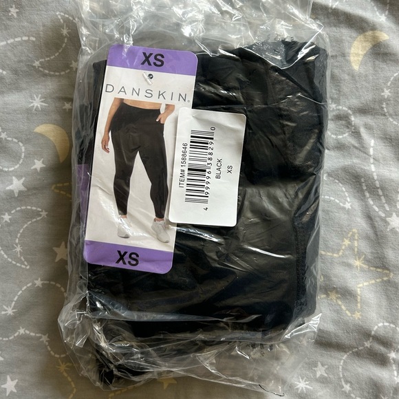 NWT Danskin Ladies Lightweight 7/8 Legging BLACK XS - Picture 3 of 3